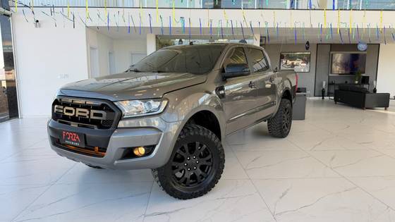 FORD RANGER 3.2 XLT 4X4 CD 20V DIESEL 4P AUTOMÁTICO FORD RANGER 3.2 XLT 4X4 CD 20V DIESEL 4P AUTOMÁTICO